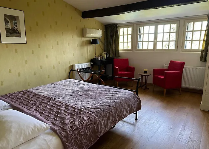 Moncoeur Bed & Breakfast 3*